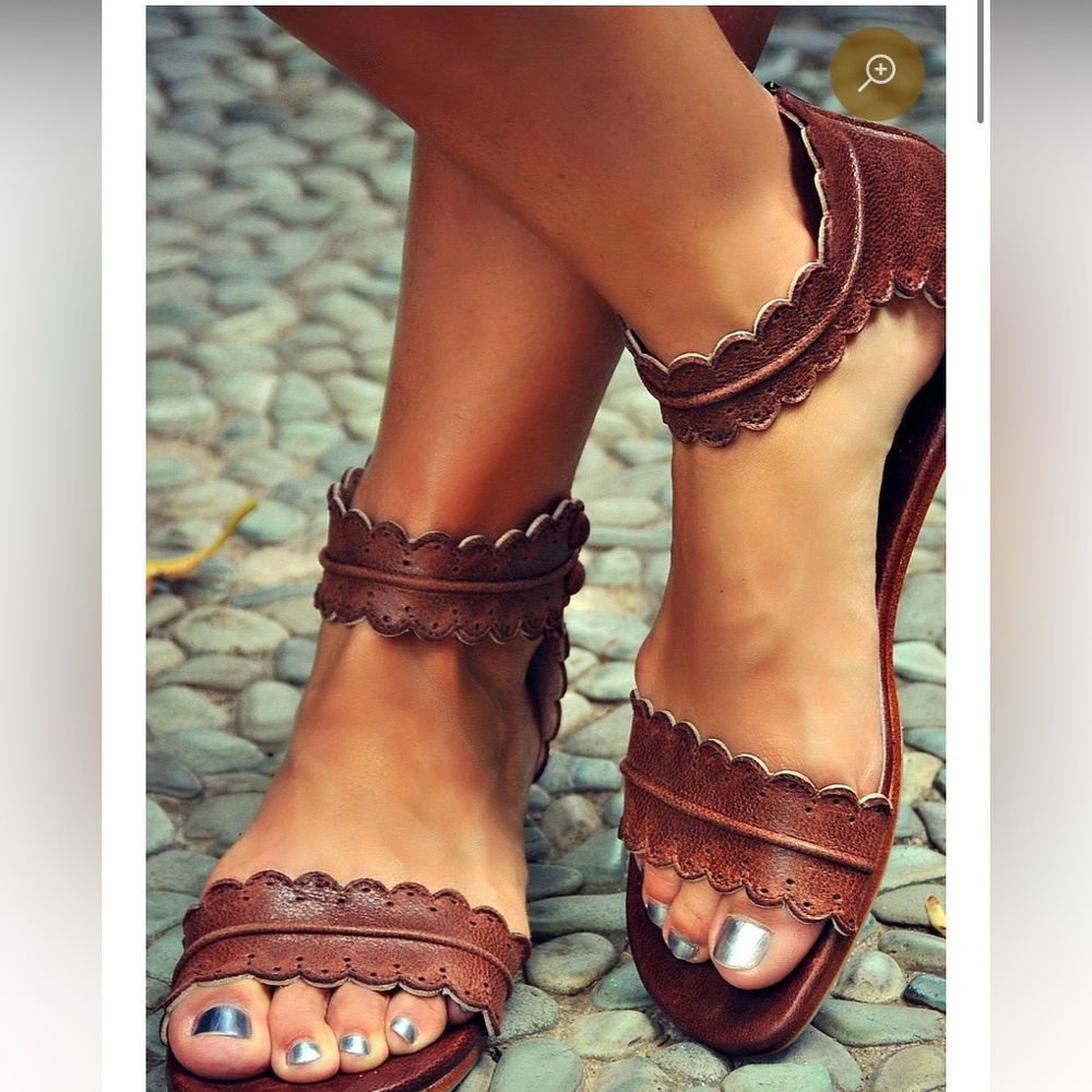 Elf handmade vintage brown leather sandals size 8